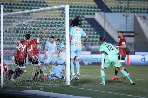 بعد لعبة مثيرة واحتفالين.. هادي رياض يسجل أول أهدافه مع الأهلي (فيديو)